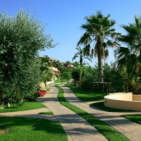 Hotel Villaggio Cala Di Volpe Capo Vaticano Exterior photo