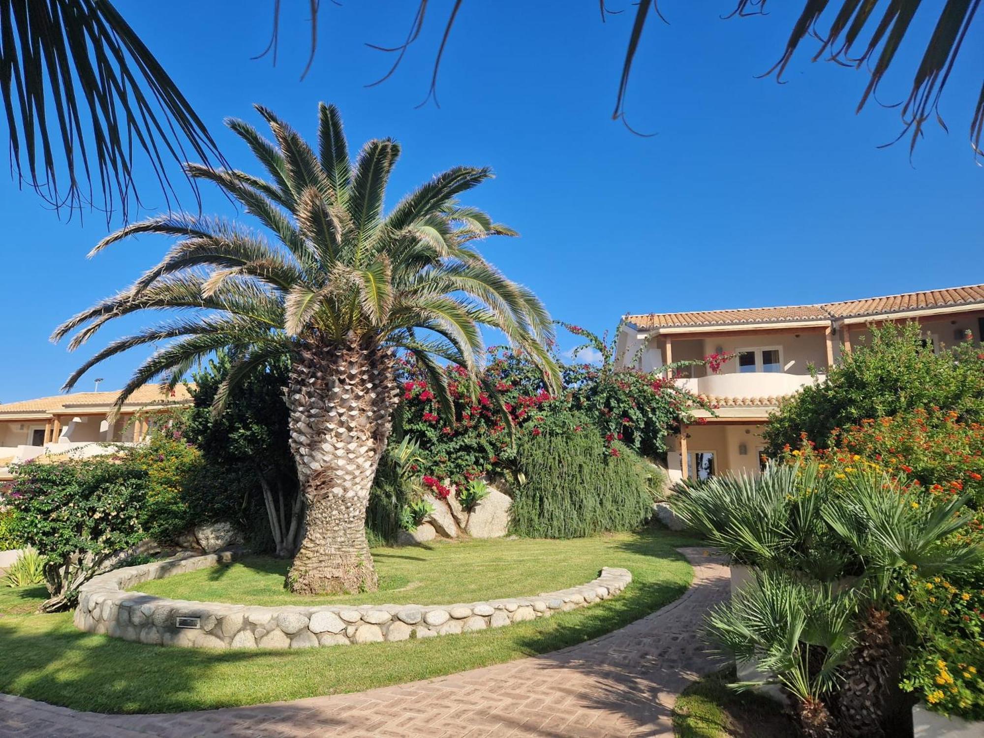 Hotel Villaggio Cala Di Volpe Capo Vaticano Exterior photo