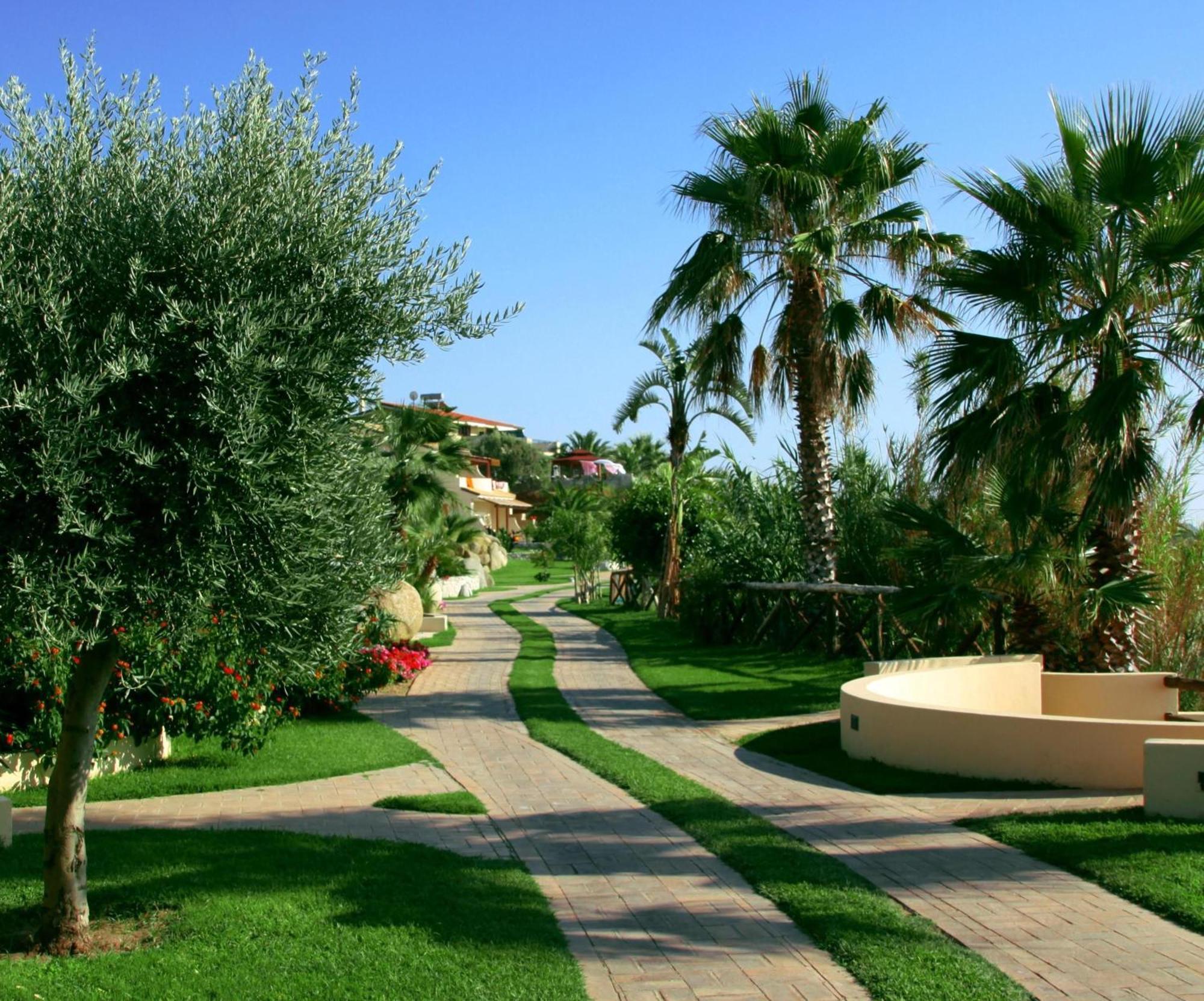 Hotel Villaggio Cala Di Volpe Capo Vaticano Exterior photo