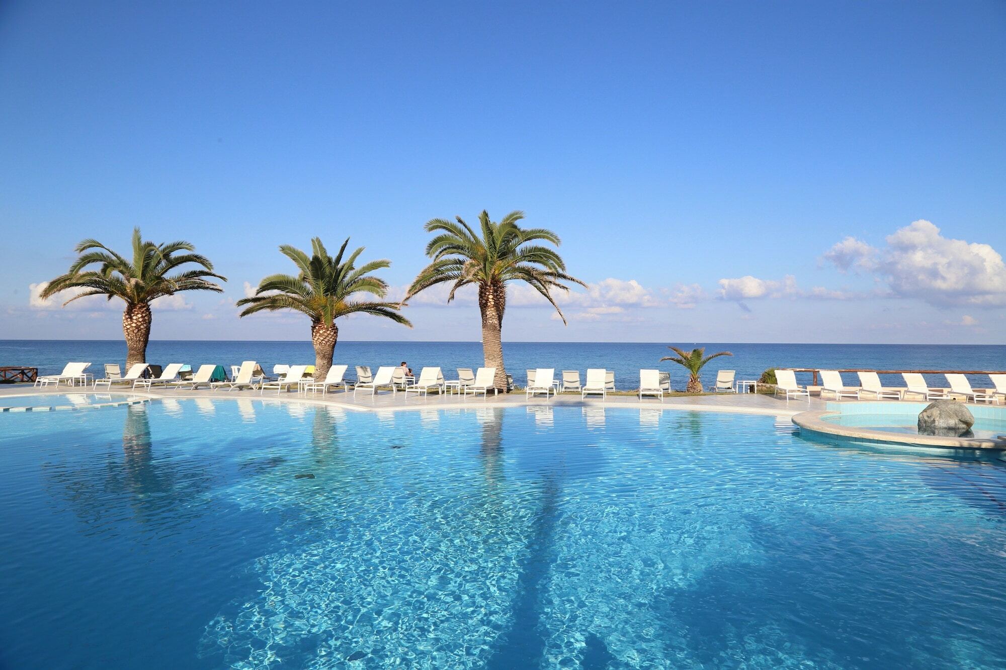 Hotel Villaggio Cala Di Volpe Capo Vaticano Exterior photo